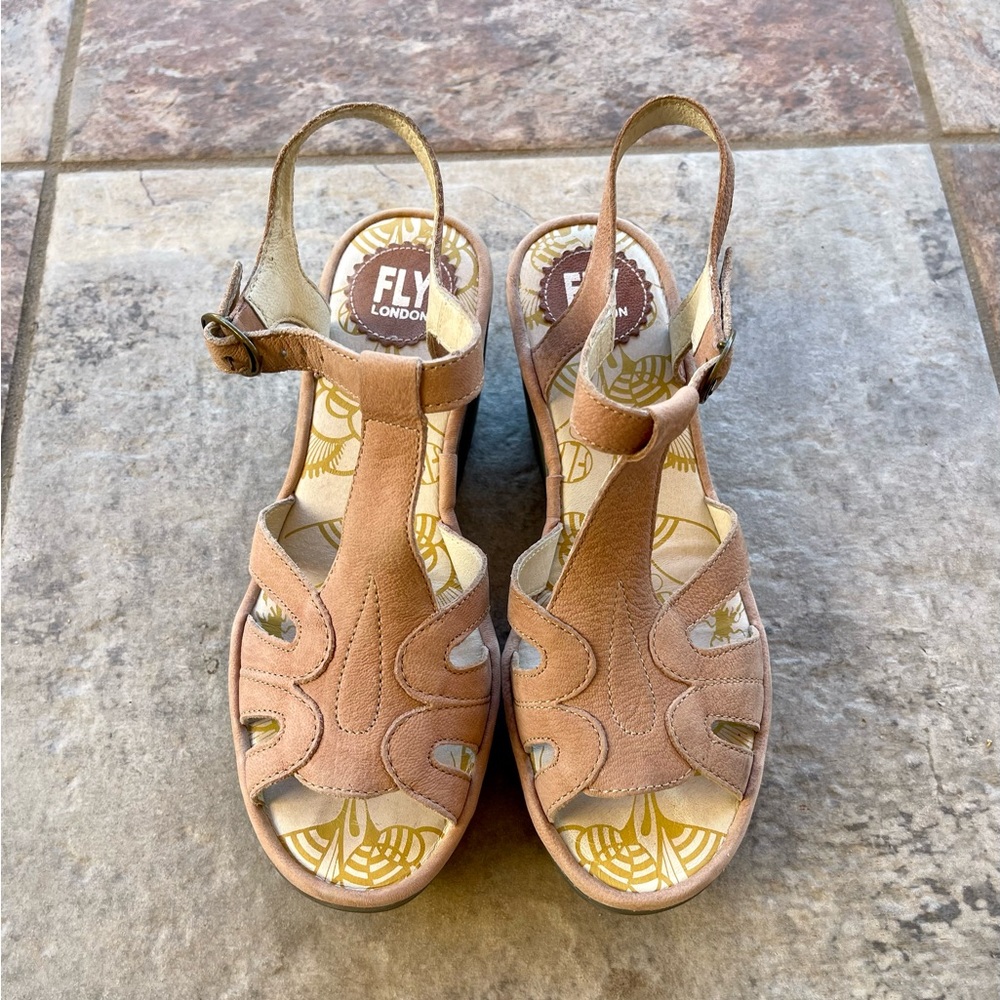 FLY LONDON SANDALS SIZE 8
